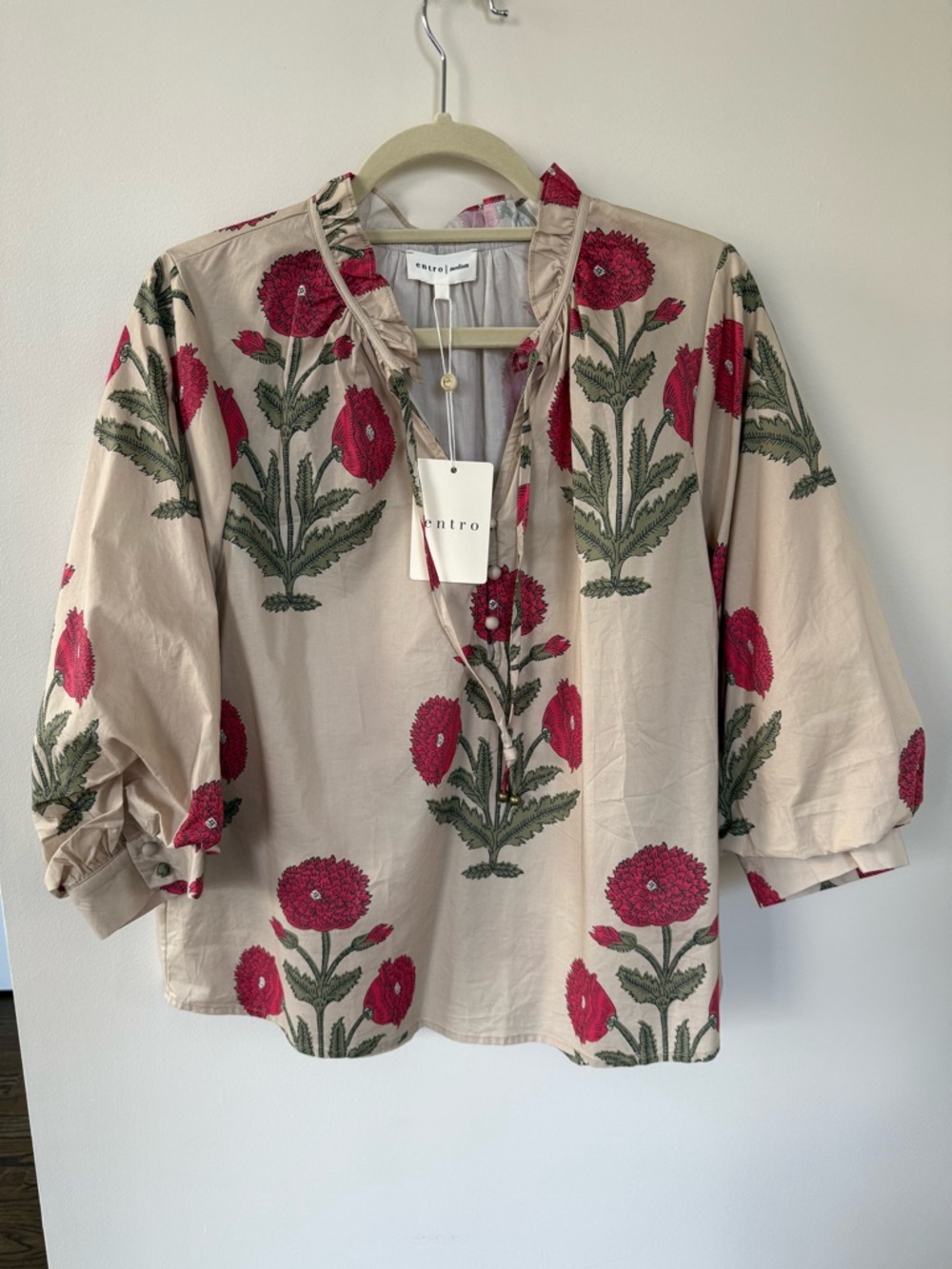 Entro NWT Tan Top with Pink/Red Floral Pattern 3/4 Sleeves